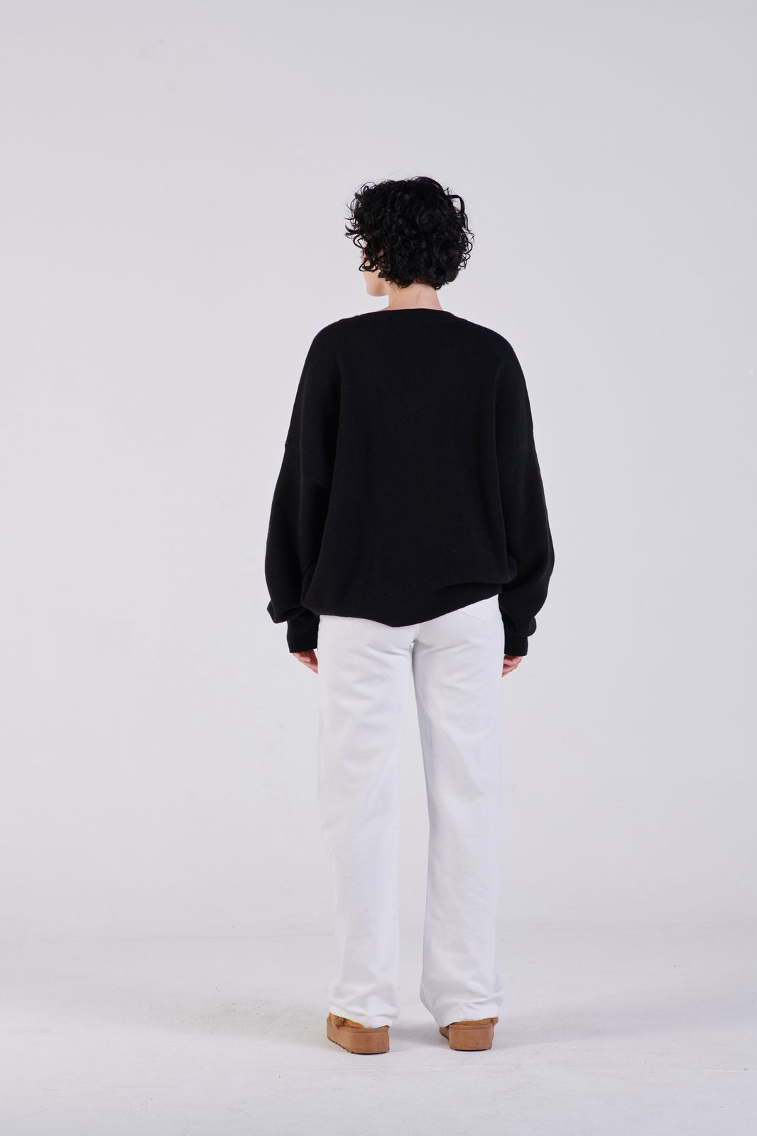 Soft knit V-neck jumper Black