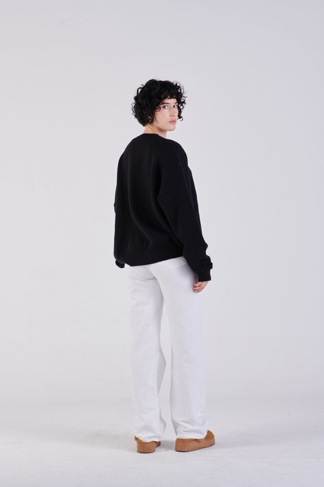 Soft knit V-neck jumper Black