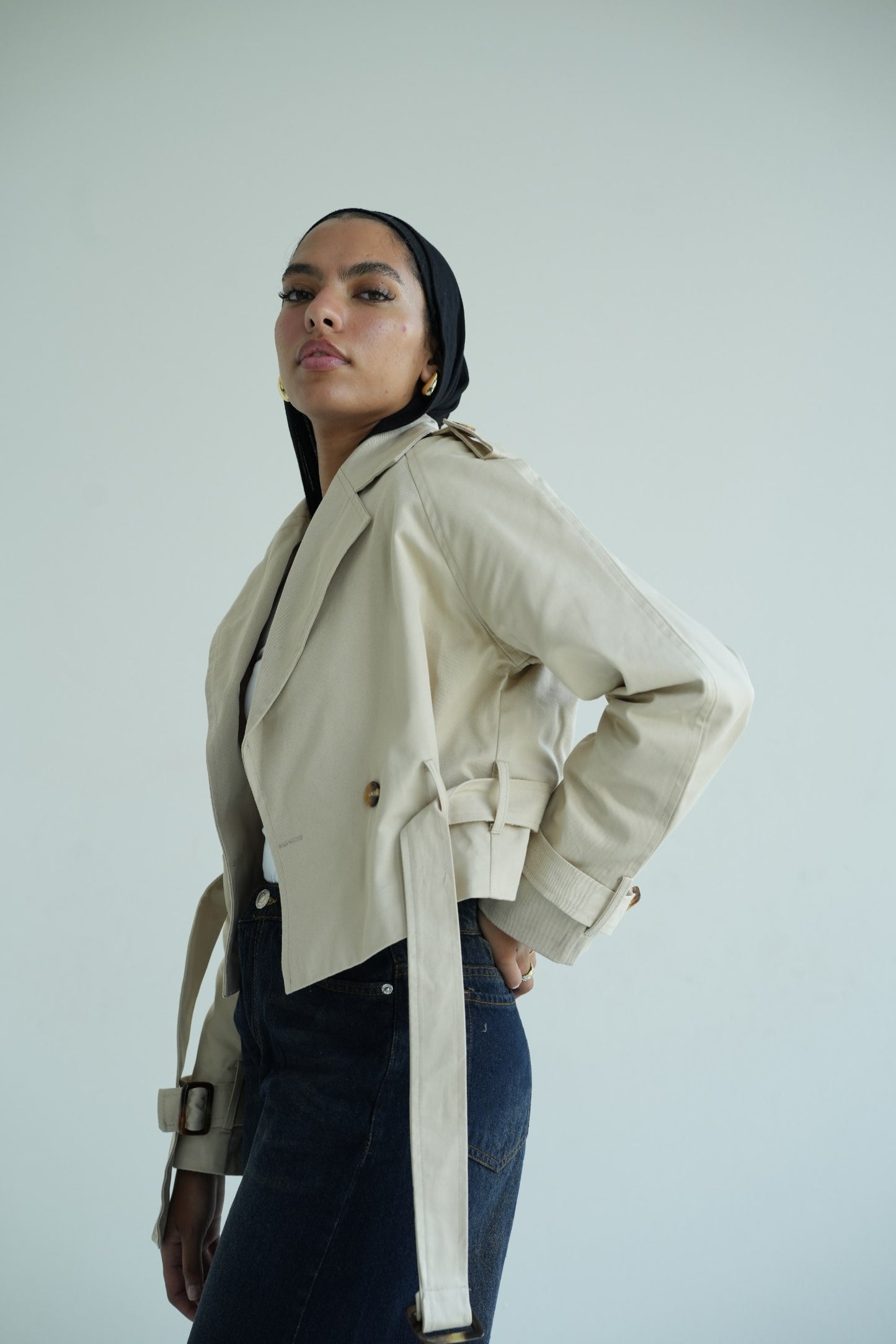 BEIGE TRENCH COAT