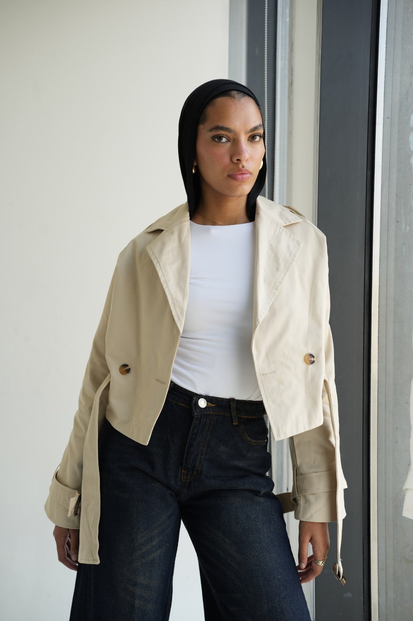 BEIGE TRENCH COAT